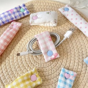 Korean Style Cable Winder Organizer Cute Cable Organizer USB Holder Soft Fabric Travel Cord Organizer for GiftsKorean Style Cable Winder Organizer Cut